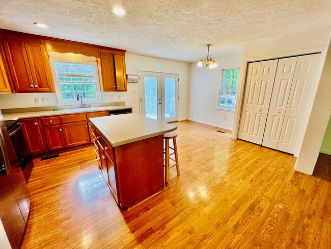 Building Photo - Single family home located in southern Rockbridge County minutes from I81