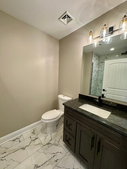 Building Photo - 116 S Main St