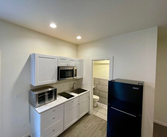 Building Photo - 314 S Asbury St