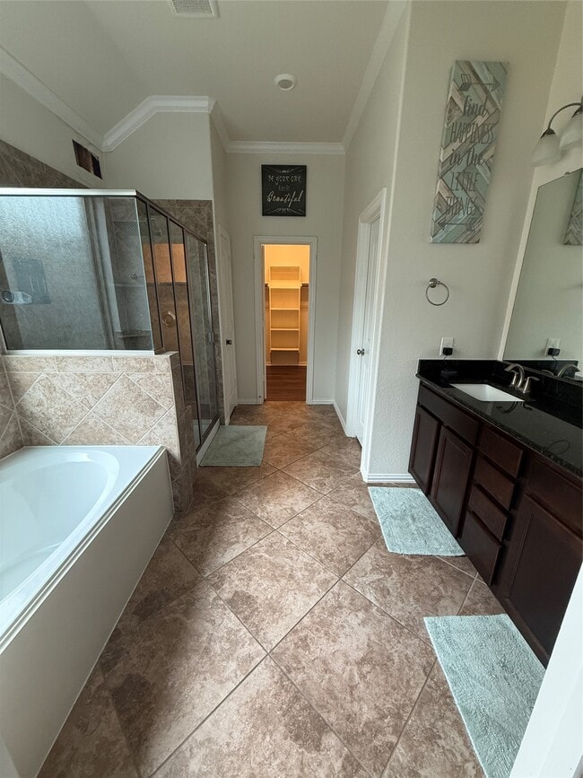 Building Photo - 20206 Lago Blf Lp