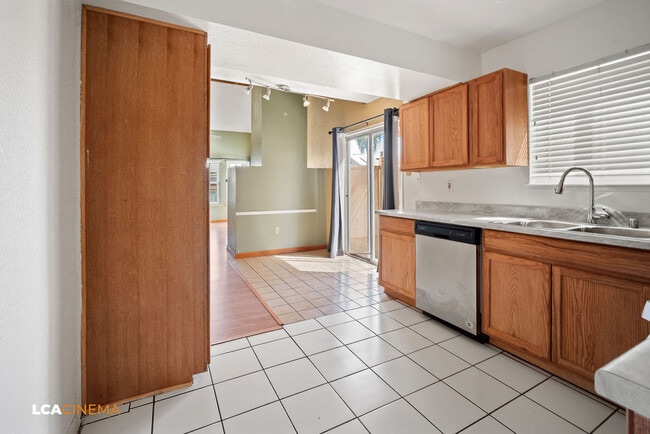 Building Photo - 3521 Starwood Ln