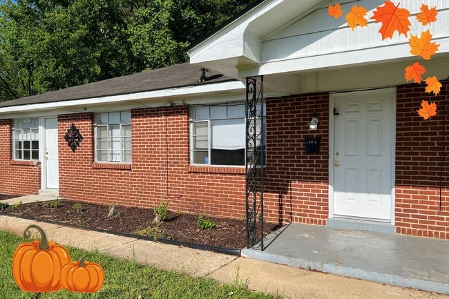 Primary Photo - Delightful 3-Bedroom Duplex