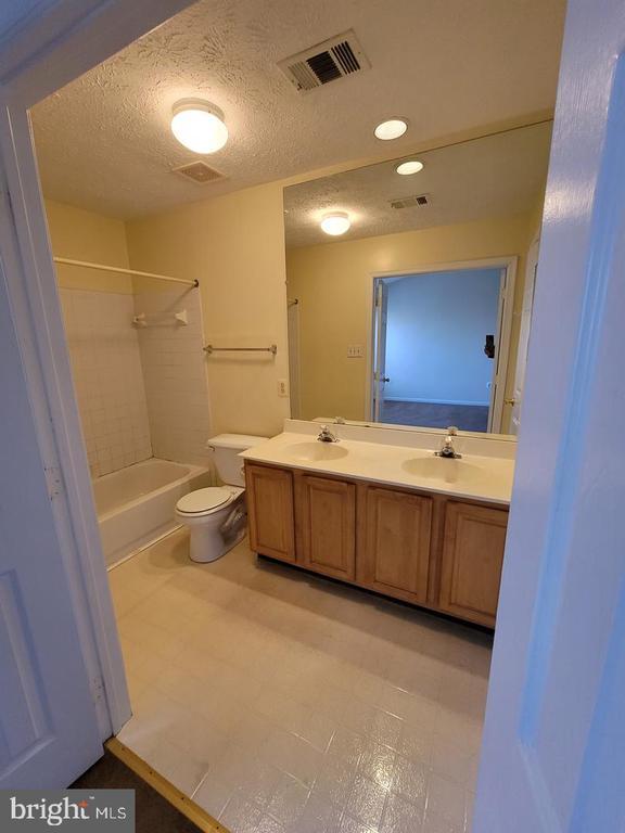 Building Photo - 12339 Sweetbriar Pl