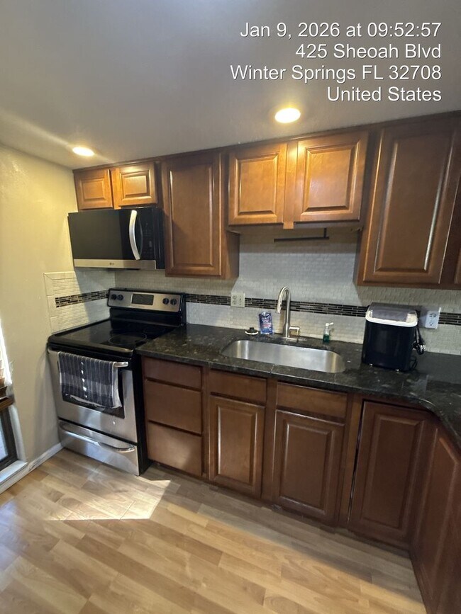 Building Photo - Winter Springs Gem: 2 BED 1.5 BATH Two-Story Condo with Amazing Amenities - (BAYTREE 4 CONDOS)