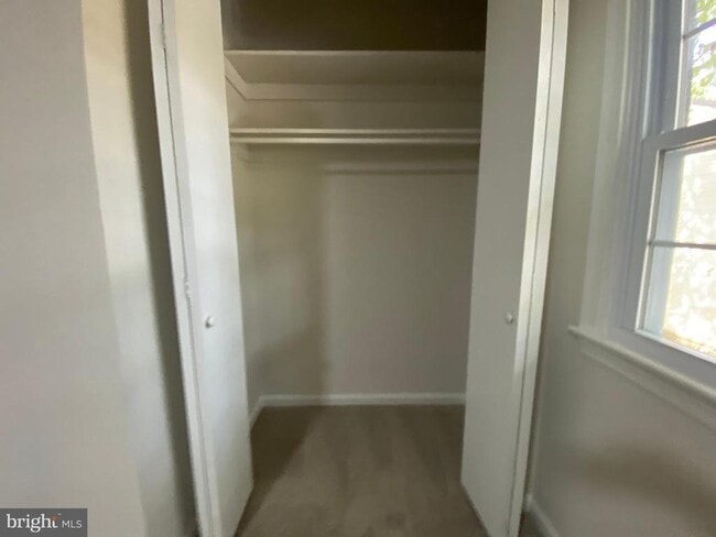 Building Photo - 9 Farrell Ln