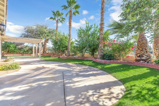 Building Photo - 83107 Greenbrier Dr