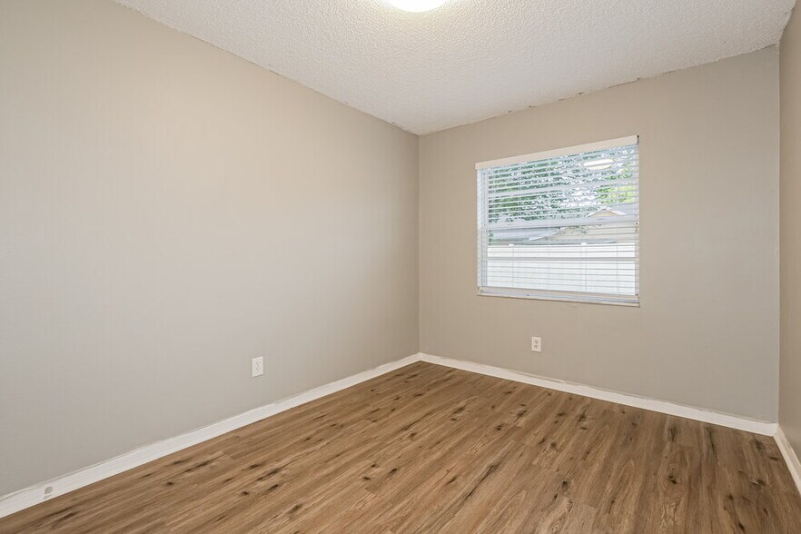 Building Photo - 9715 Little Pond Way