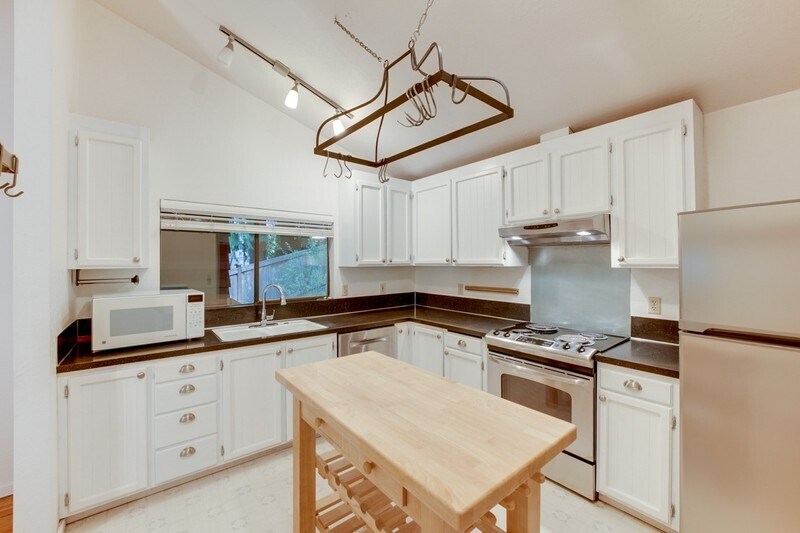 Building Photo - 1614 NE 199th Ct