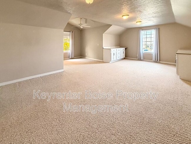 Building Photo - 1285 E Prohaska St