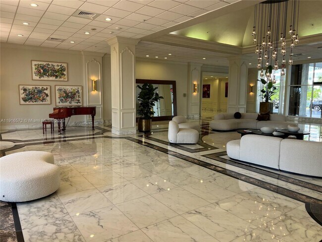 Building Photo - 5600 Collins Ave