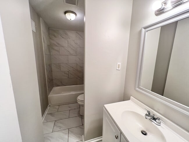 Building Photo - 3793 Helen Ann Dr