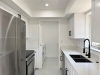 Building Photo - 890 SW 28th St