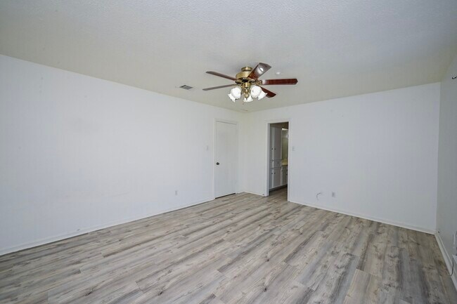 Building Photo - 7735 Quail Meadow Dr