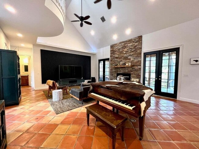 Building Photo - 14425 64th Ct N