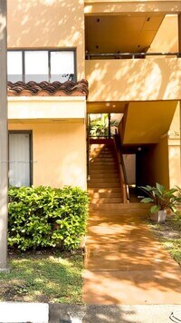 Building Photo - 15545 N Miami Lakeway