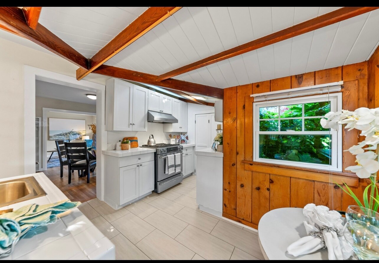 Building Photo - 713 Lighthouse Ave