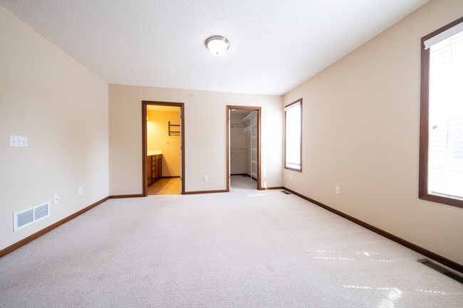 Building Photo - 15374 60th Ave N