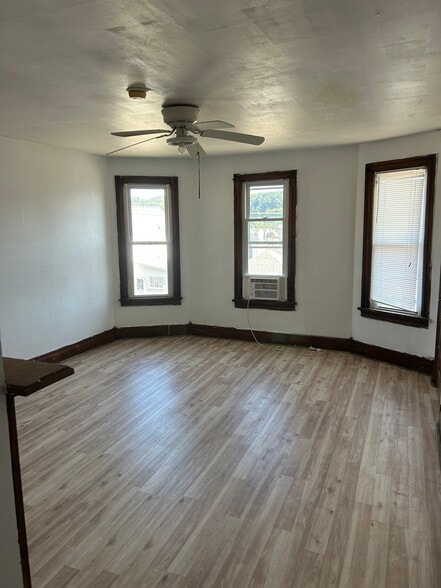 13 x 17 bedroom number one - 111 4th St