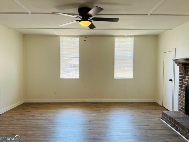 Building Photo - 1405 Austin St