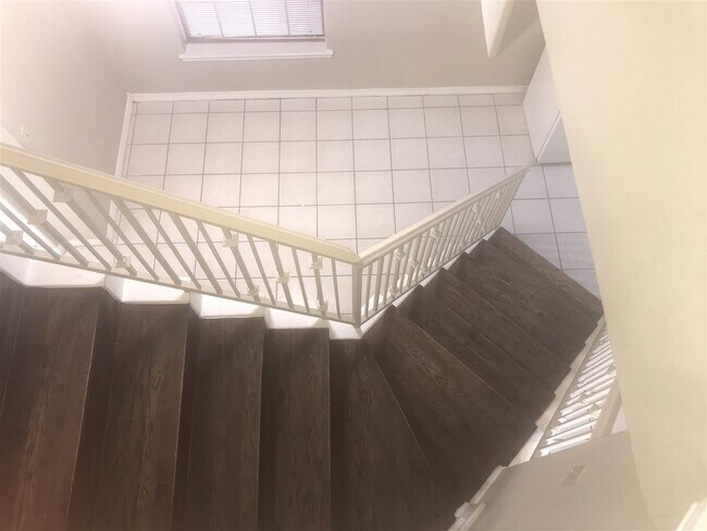 Building Photo - 411 Shiloh Dr