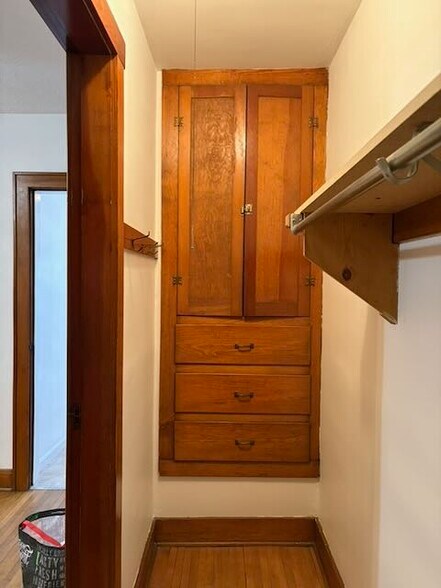 Building Photo - 3108 Indianola Ave