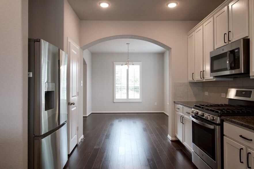 Building Photo - 383 Leadtree Loop