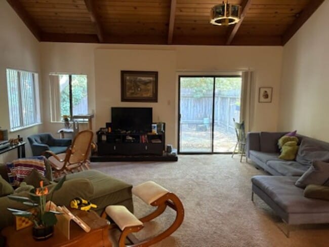 Building Photo - Room for rent in Davis