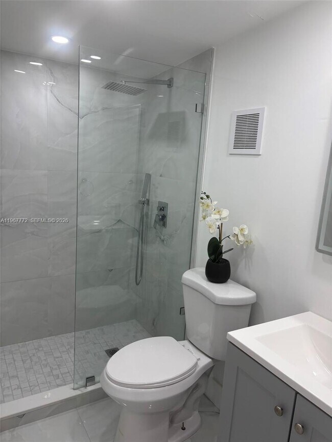 Building Photo - 80 NE 133rd St