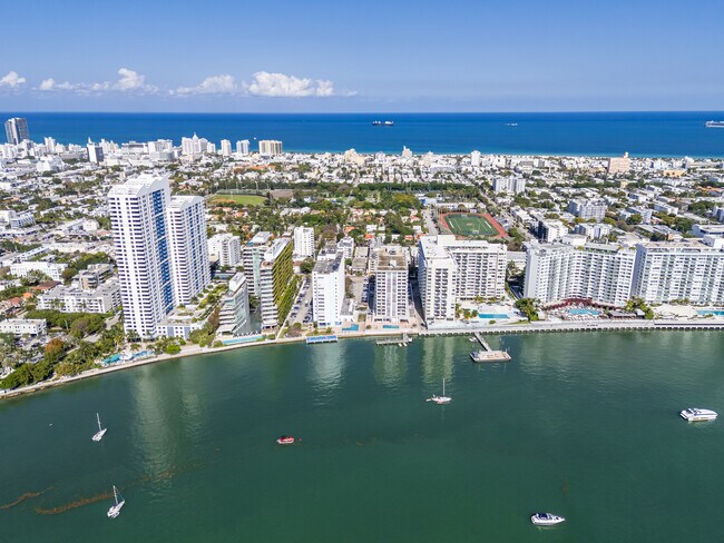 Building Photo - 1228 West Ave