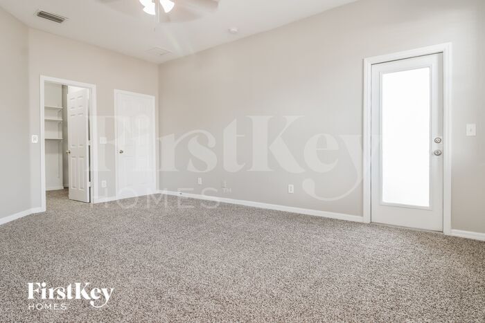 Building Photo - 8038 Moccasin Trail Dr