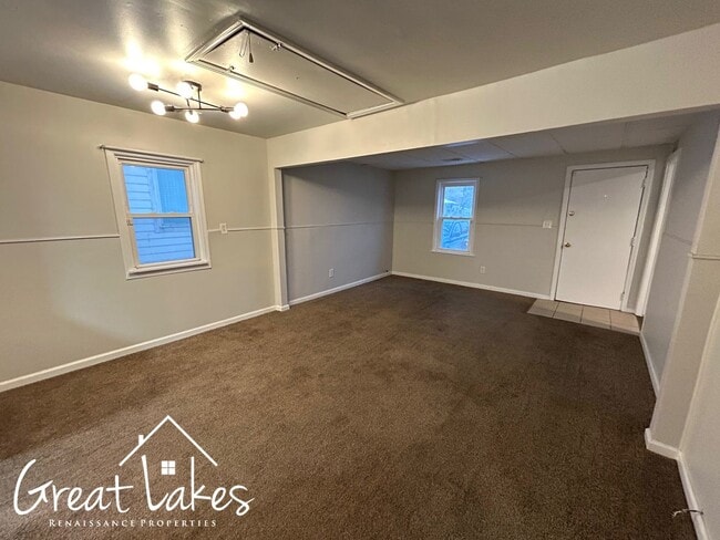 Building Photo - Lovely 2 Bedroom 1 Bathroom now available for rent