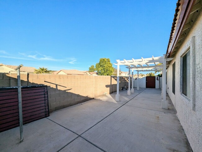 Building Photo - 6780 N 74th Dr