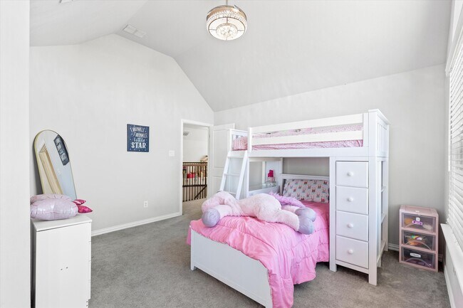 Building Photo - 1412 Summer Ln