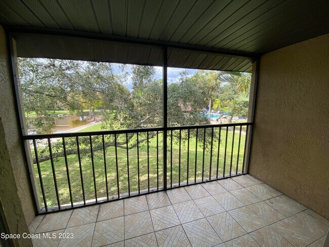 Building Photo - 210 Spring Dr