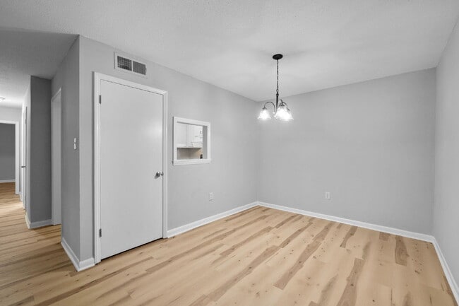 Building Photo - 500 Umstead Dr