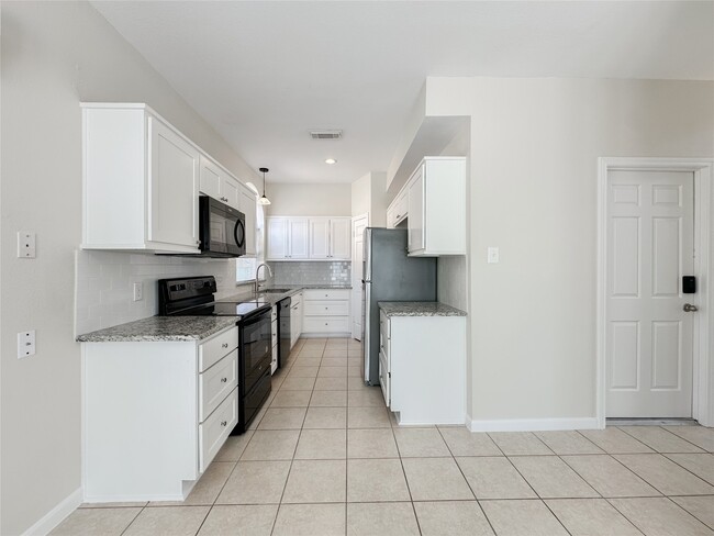 Building Photo - 5515 Strack Rd