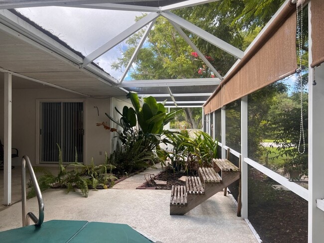 Building Photo - 3BD/2BA