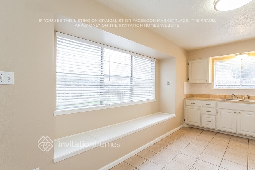 Building Photo - 2902 Early Turn Dr