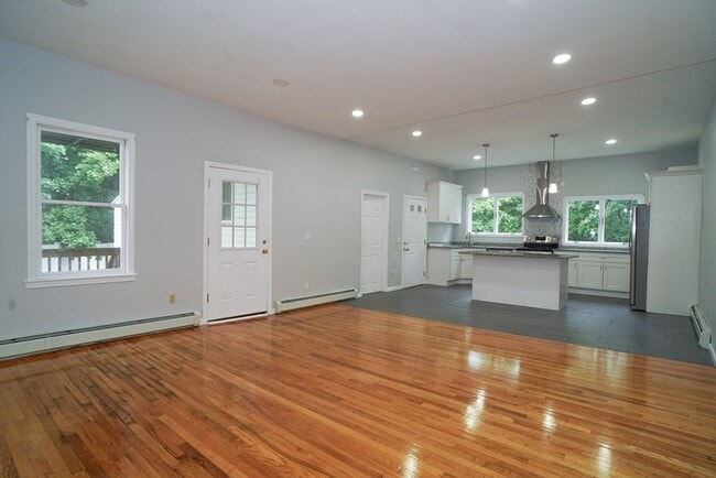 Building Photo - 48 Andover Rd