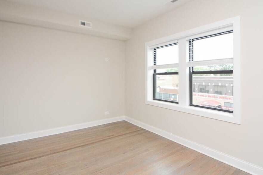 Building Photo - 3407 W Fullerton Ave