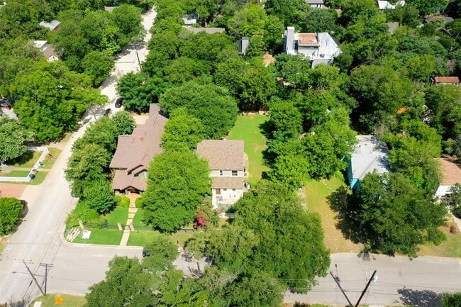 Building Photo - 3902 Willbert Rd