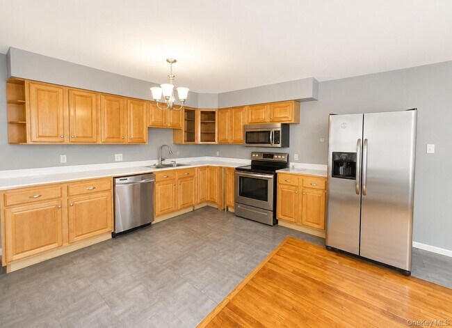 Building Photo - 43 Glenmere Homesites Rd