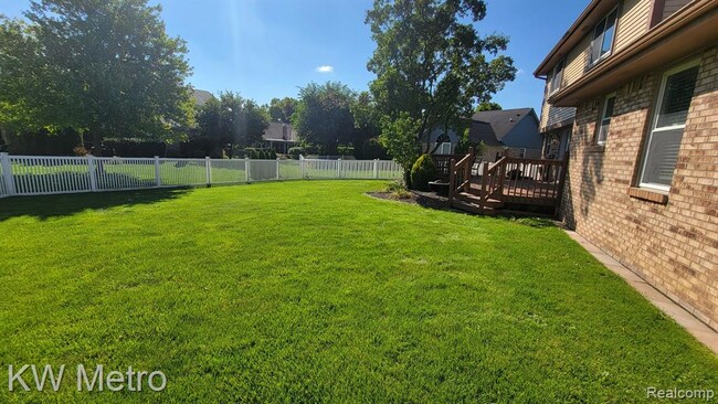 Building Photo - 46400 Briargate Dr