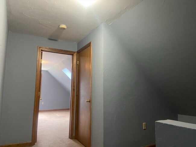 Building Photo - 155 E Central St