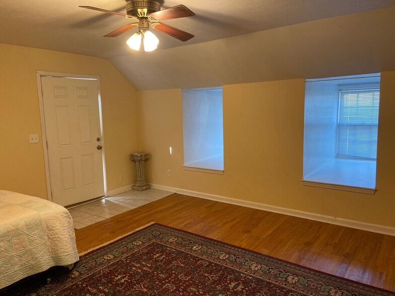 Building Photo - 3069 Colonial Way