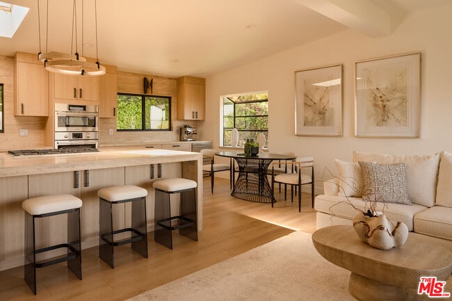 Building Photo - 7802 Torreyson Dr