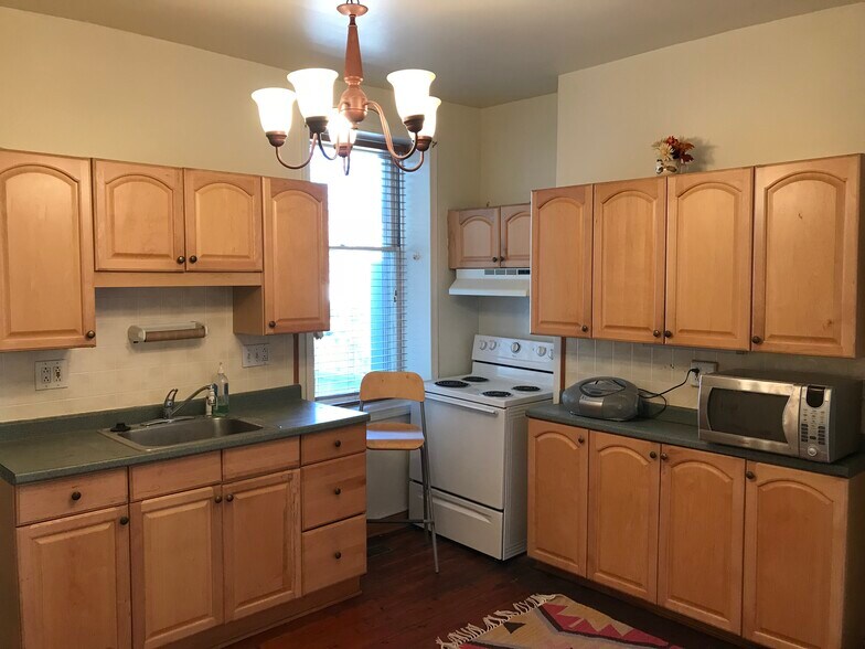 Building Photo - 15 W South St