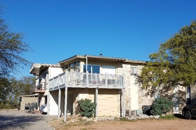 Building Photo - 1008 Clayton Nolen Dr