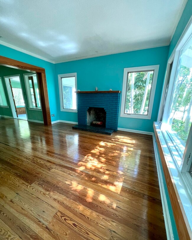 Building Photo - 5415 N Flagler Dr