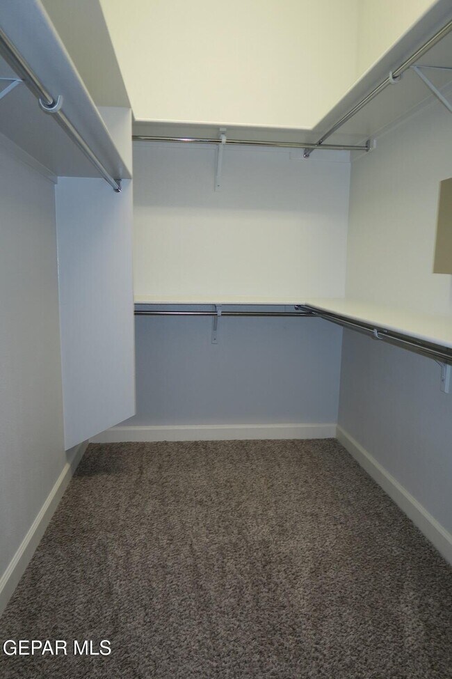 Building Photo - 13153 Cozy Cove Ave